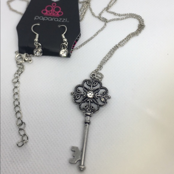 Necklace set - Picture 4 of 6